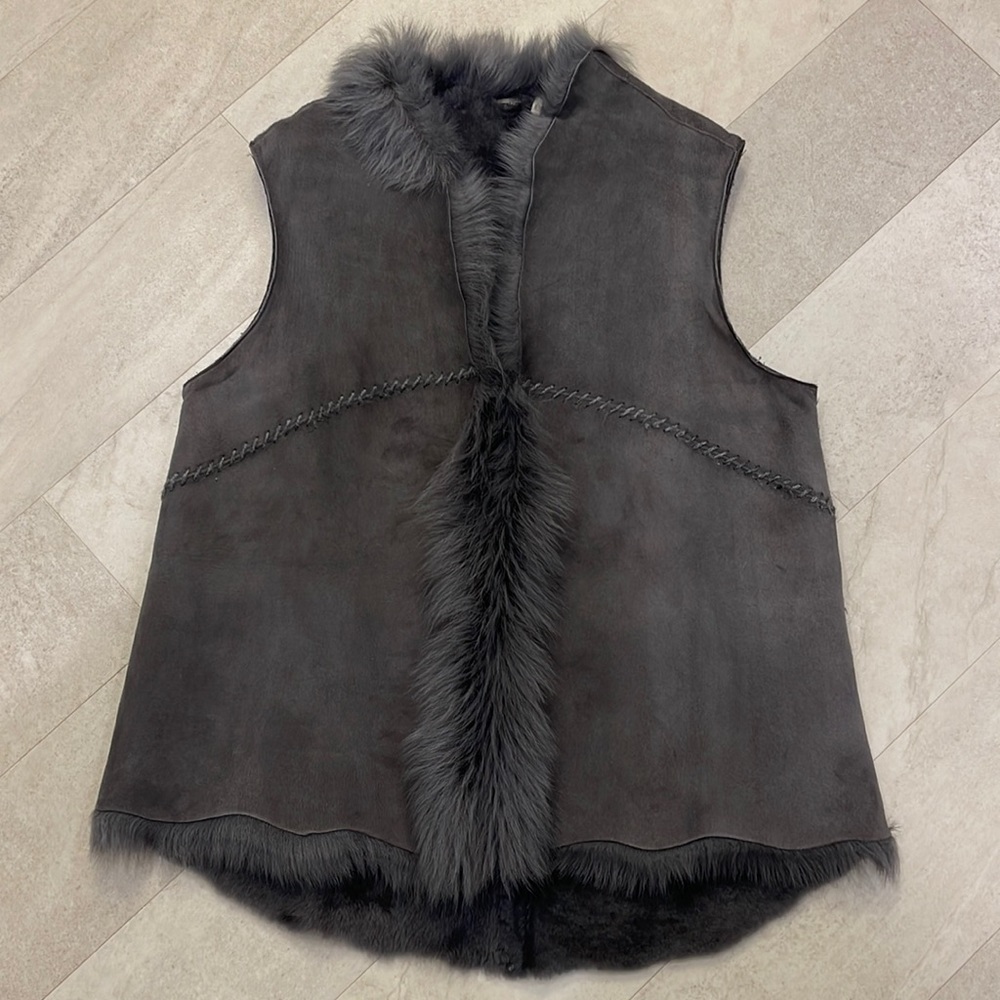 Elie Tahari shearling vest, size medium, charcoal gray